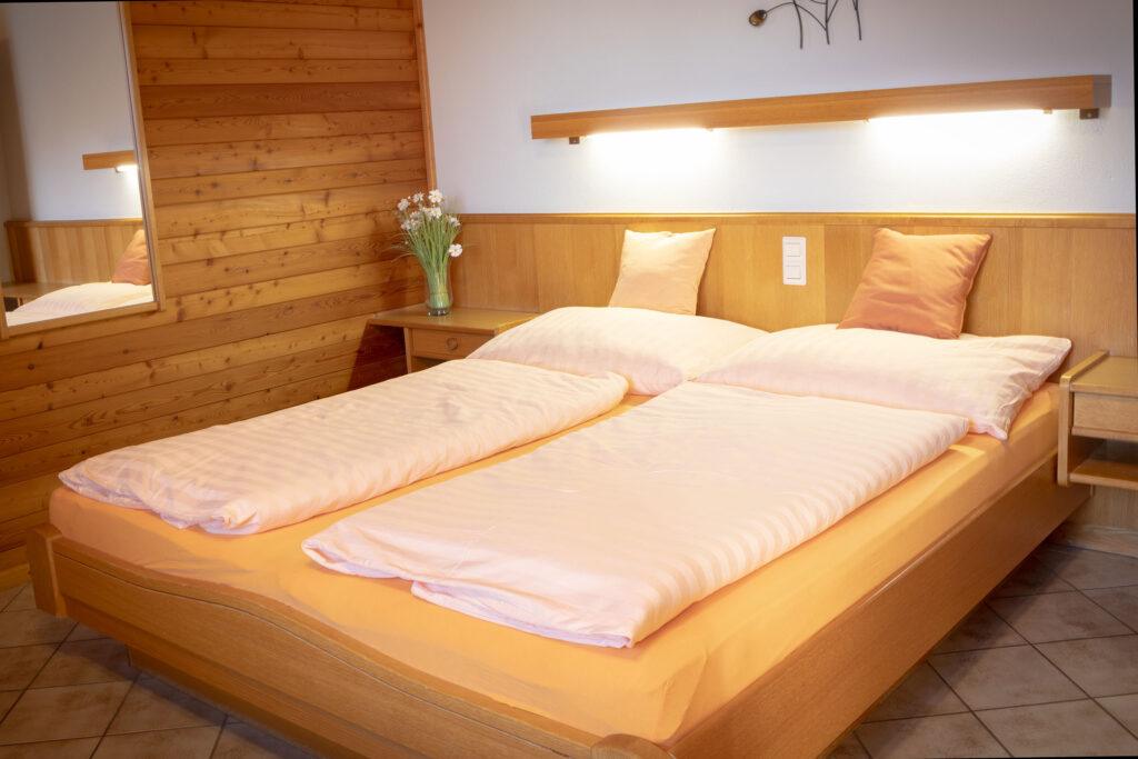 Innenbereich der Zimmer/Appartements im Gästehaus/Pension Kreischberg, Familie Mayer
